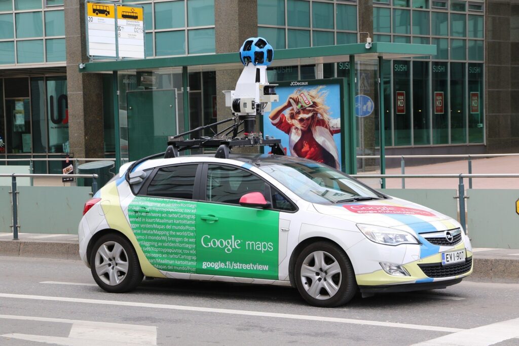 opel google maps car mapping city streets with vibrant design and 360-degree camera.