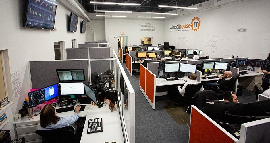 dynamic tech workspace promoting efficiency and collaboration in nyc office.